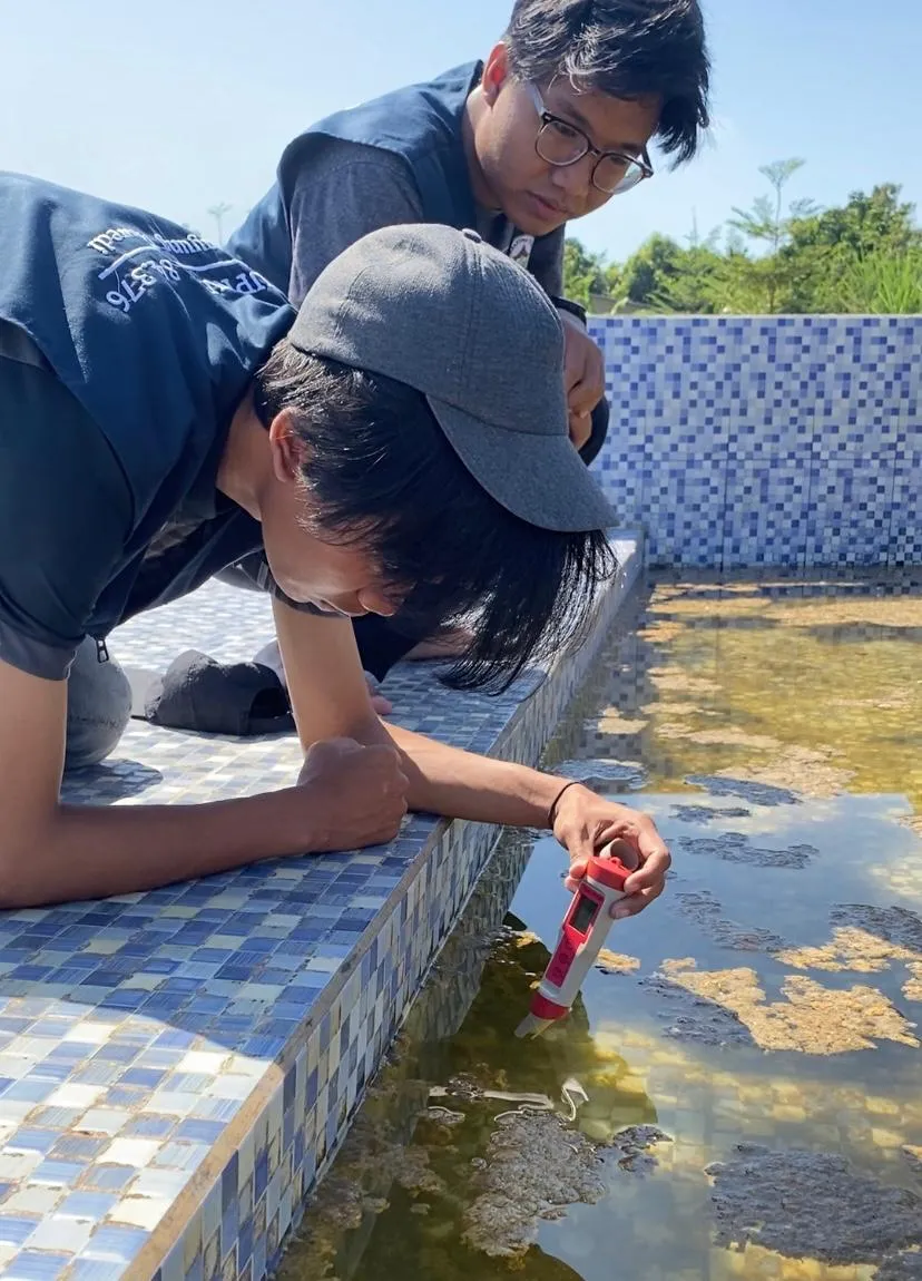 Pengecekan Kualitas Air di Tempat Wisata Baru di Desa Kalitengah